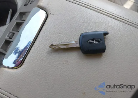 2004 Lincoln Navigator z USA, uszkodzony, nr VIN 5LMFU27RX4LJ20979